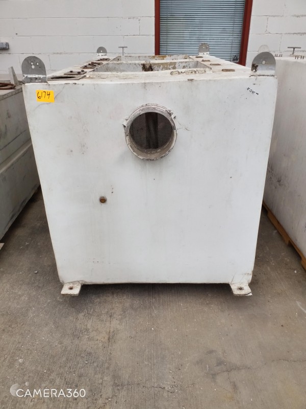 Lot # 6174 FISH TRANSPORT TANK - RELIST