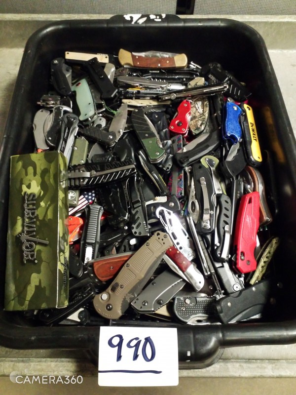 LOT # 990 TSA VARIOUS KNIVES & BLADES