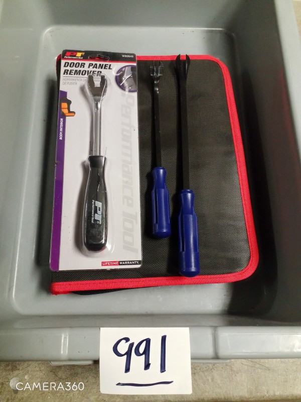 LOT # 991 TSA PEERFORMANCE TOOLS - AUTO TRIM AND PANEL REMOVAL KIT