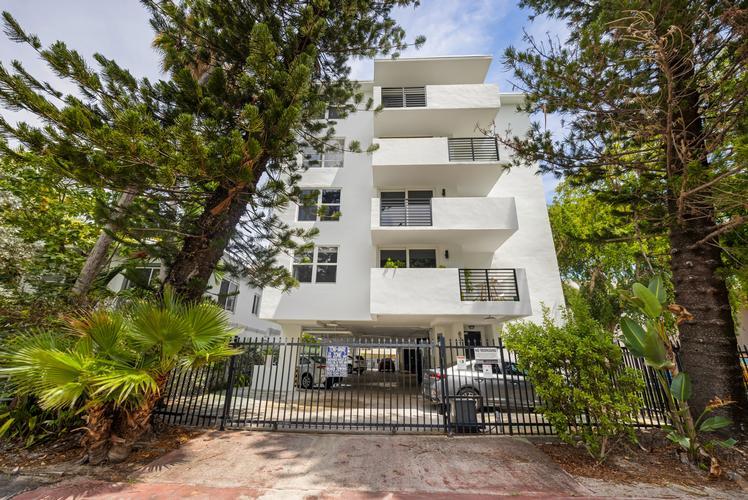 Foreclosure in MIAMI BEACH, FL